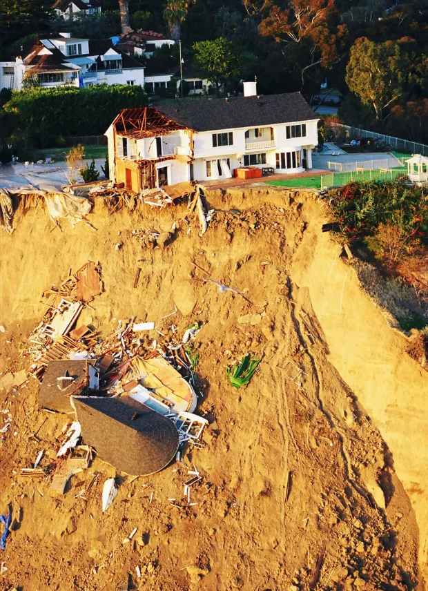 Part of a hillside home overlooking Pacific Coast Highway in Pacific Palisades was lost in a landslide caused by the Northridge Earthquake in January 1994. (Photo by Kim Kulish, Los Angeles Daily News/SCNG)